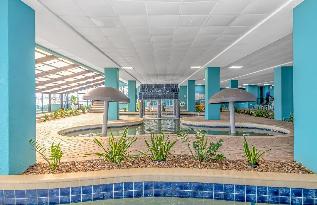 Oceanview 1 Bedroom Suite Landmark Resort 548 Perfect For A Couple Or Party Of 4-1
